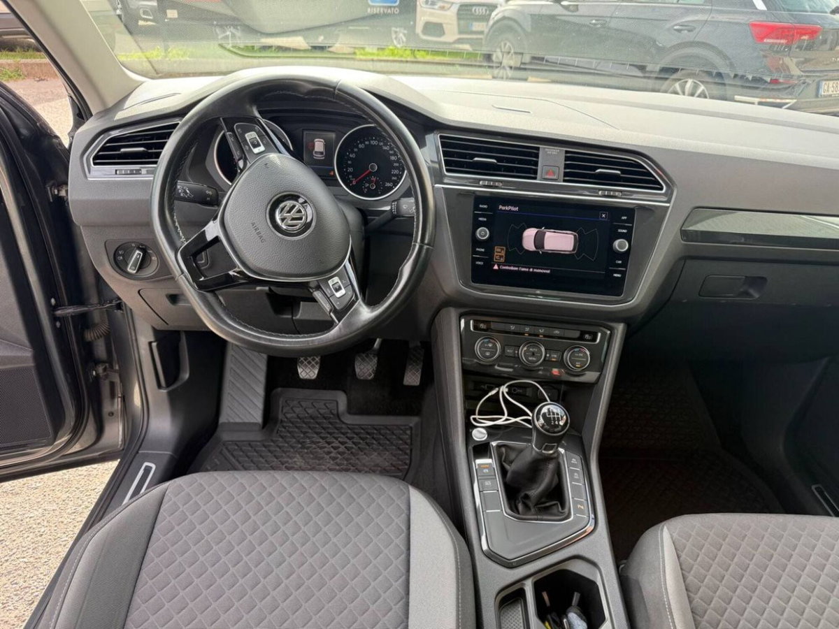 Volkswagen Tiguan 1.6 TDI SCR Sport BlueMotion Technology (9)