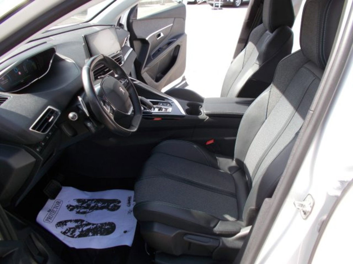 Peugeot 3008 Hybrid 225 e-EAT8 Allure Pack (9)