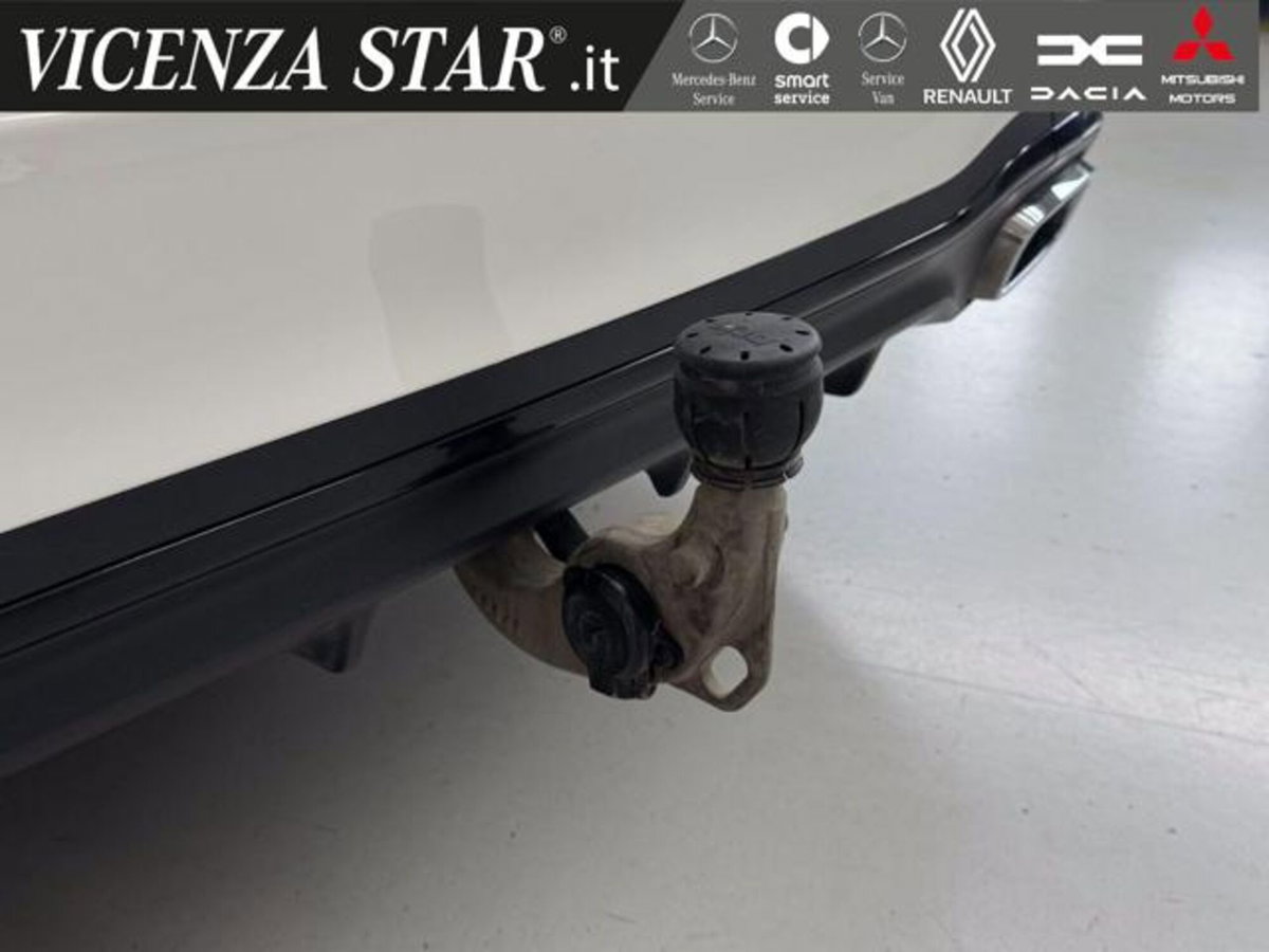 Mercedes-Benz Classe C Station Wagon 220 d mhev AMG Line Premium Plus 4matic 200cv auto (13)