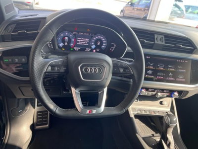 Audi Q3 Sportback 40 2.0 tdi Identity Black quattro 193cv s-tronic (10)