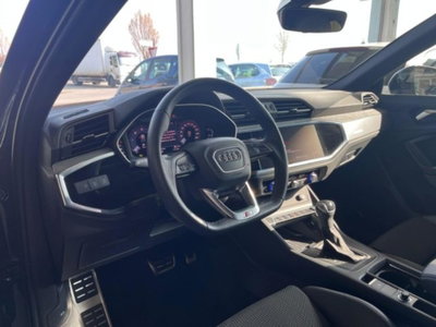 Audi Q3 Sportback 40 2.0 tdi Identity Black quattro 193cv s-tronic (11)
