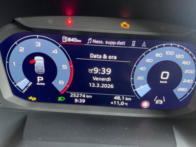 Audi Q3 Sportback 40 2.0 tdi Identity Black quattro 193cv s-tronic (13)
