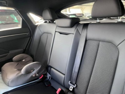 Audi Q3 Sportback 40 2.0 tdi Identity Black quattro 193cv s-tronic (15)