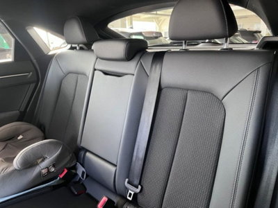 Audi Q3 Sportback 40 2.0 tdi Identity Black quattro 193cv s-tronic (16)
