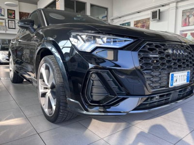 Audi Q3 Sportback 40 2.0 tdi Identity Black quattro 193cv s-tronic (2)