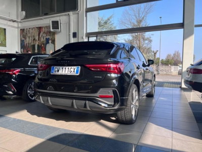 Audi Q3 Sportback 40 2.0 tdi Identity Black quattro 193cv s-tronic (7)