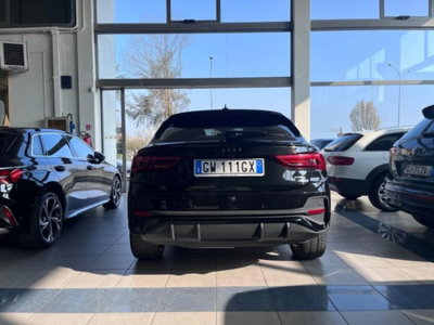 Audi Q3 Sportback 40 2.0 tdi Identity Black quattro 193cv s-tronic (8)