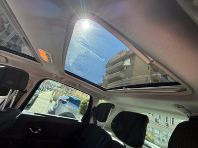 Renault Scenic E-Tech Electric 1.5 dCi 110CV Dynamique (11)