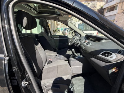 Renault Scenic E-Tech Electric 1.5 dCi 110CV Dynamique (12)