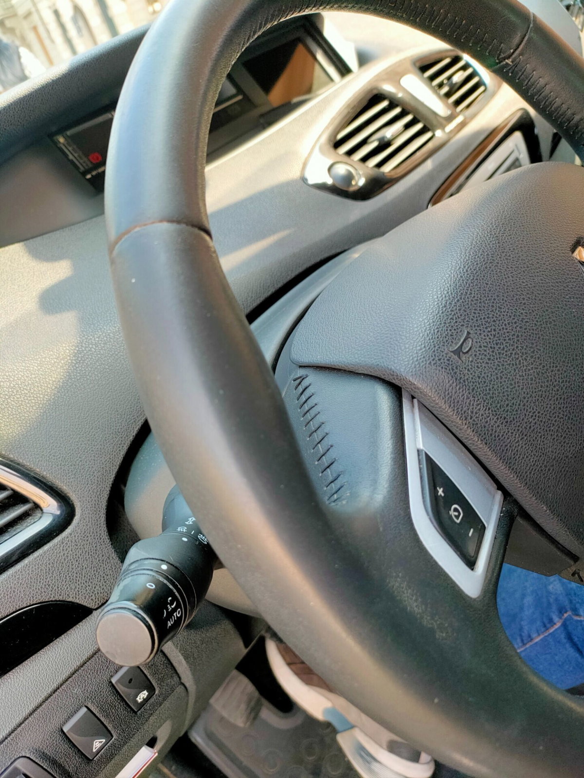 Renault Scenic E-Tech Electric XMod 1.5 dCi 110CV EDC Live (12)