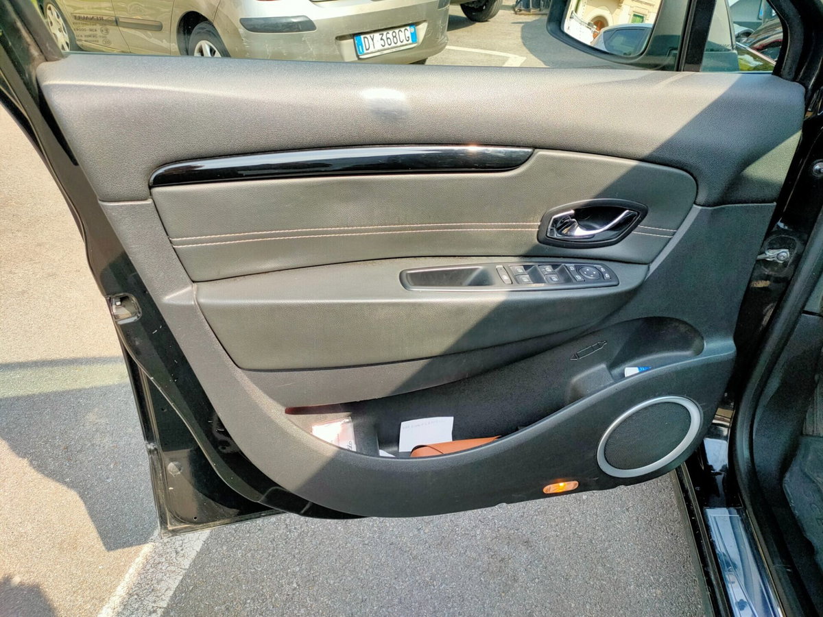 Renault Scenic E-Tech Electric XMod 1.5 dCi 110CV EDC Live (19)