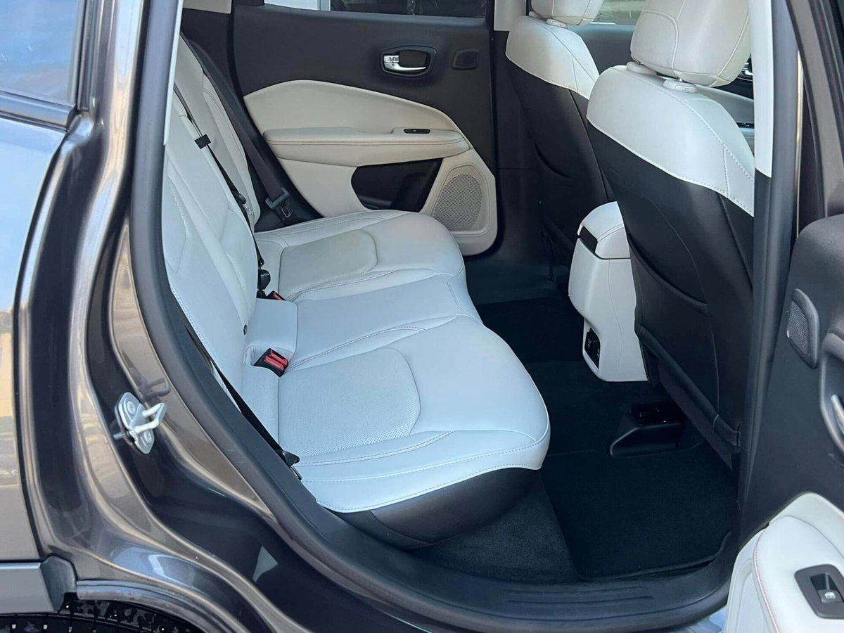 Jeep Compass 1.6 Multijet II 2WD Limited (15)