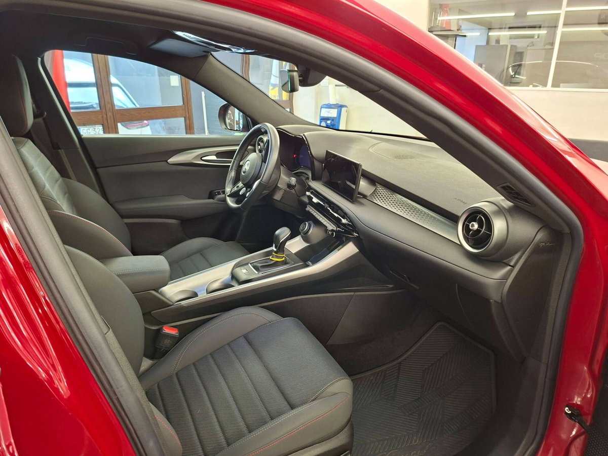 Alfa Romeo Tonale 1.6 Sprint 130cv tct6 (19)