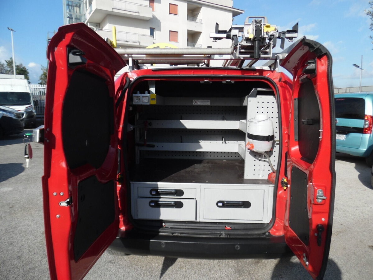 Fiat Fiorino Furgone cargo 1.3 mjt 95cv Adventure (7)