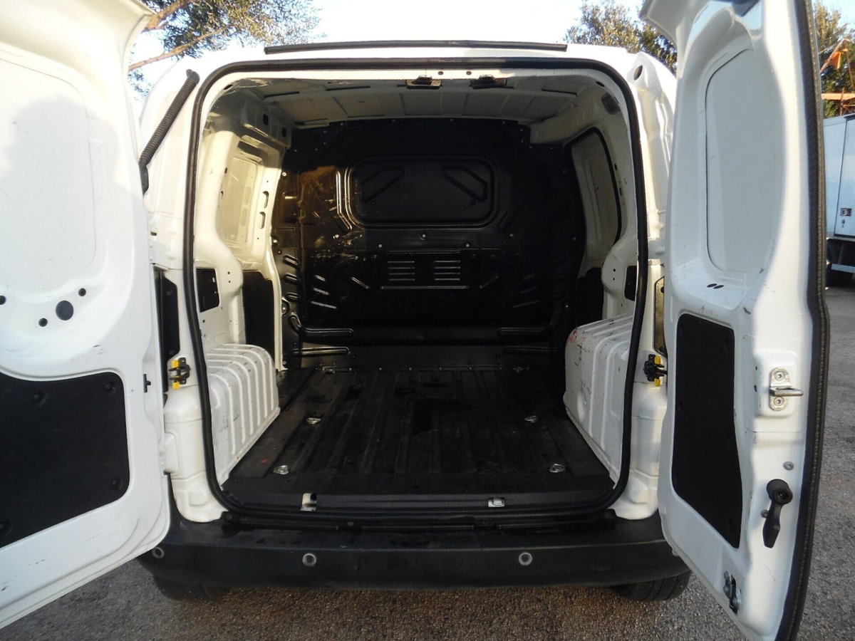 Fiat Fiorino Furgone cargo 1.3 mjt 95cv SX (7)