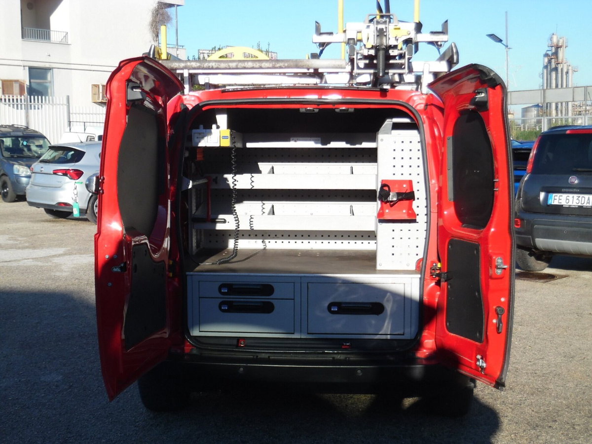 Fiat Fiorino Furgone cargo 1.3 mjt 95cv Adventure (7)