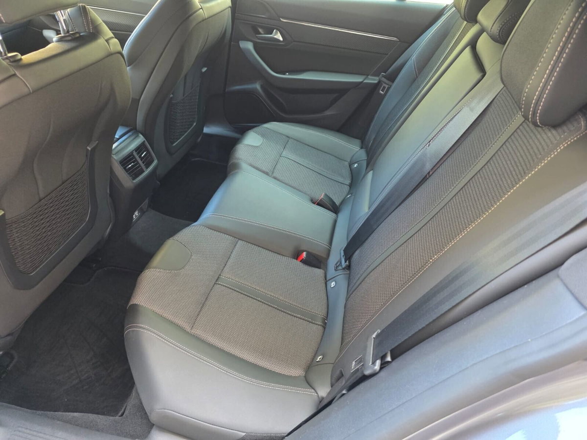 Peugeot 508 SW BlueHDi 130 Stop&Start EAT8 GT Pack (14)
