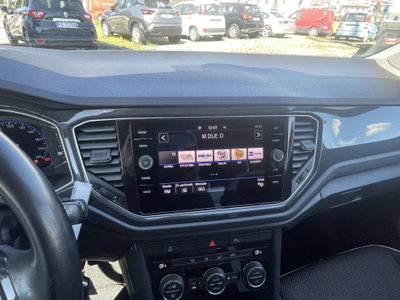 Volkswagen T-Roc 1.6 TDI SCR Business BlueMotion Technology (11)