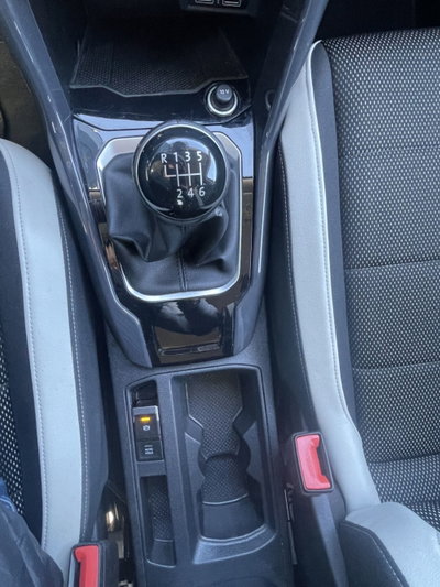 Volkswagen T-Roc 1.6 TDI SCR Business BlueMotion Technology (15)
