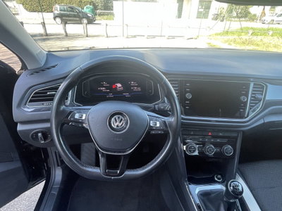 Volkswagen T-Roc 1.6 TDI SCR Business BlueMotion Technology (17)