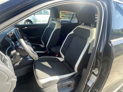 Volkswagen T-Roc 1.6 TDI SCR Business BlueMotion Technology (9)