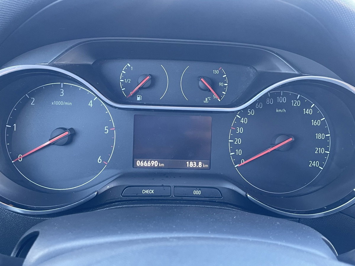 Opel Crossland X 1.5 ECOTEC D 102 CV Start&Stop Innovation (12)
