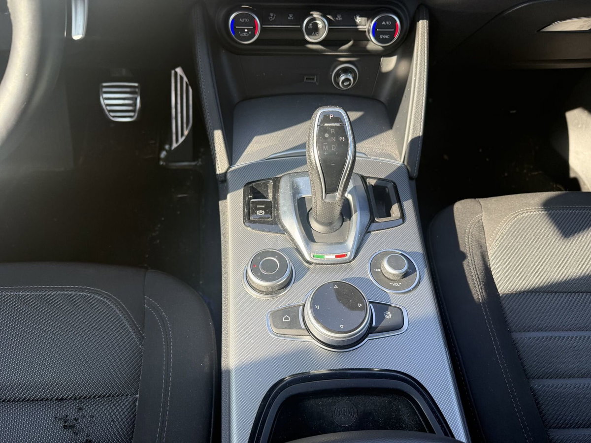 Alfa Romeo Stelvio 2.0 t Sprint Q4 280cv auto (11)