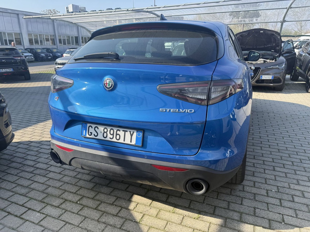Alfa Romeo Stelvio 2.0 t Sprint Q4 280cv auto (5)