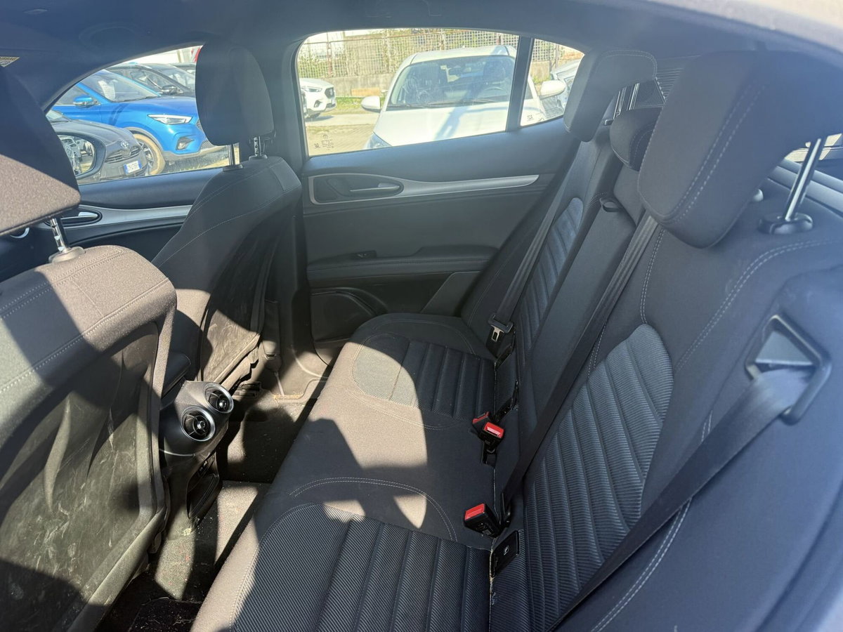 Alfa Romeo Stelvio 2.0 t Sprint Q4 280cv auto (8)