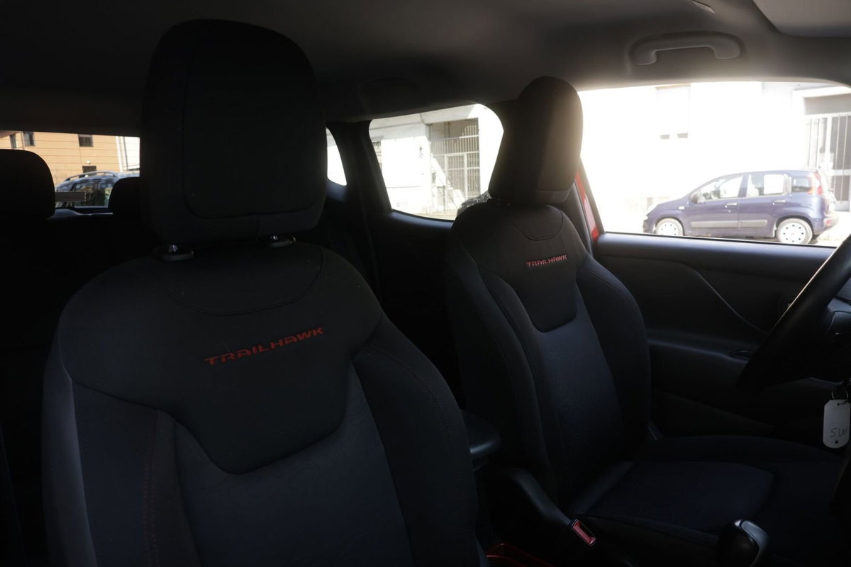Jeep Renegade 2.0 Mjt 170CV 4WD Active Drive Low Trailhawk (6)