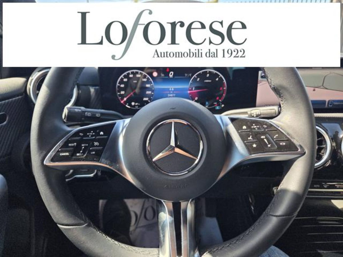 Mercedes-Benz Classe A Sedan 180 d Automatic 4p. Premium (12)