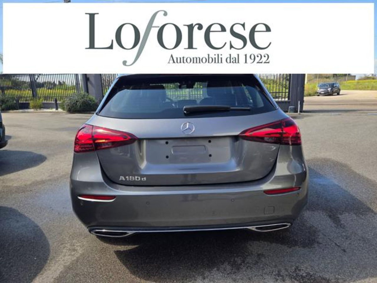 Mercedes-Benz Classe A Sedan 180 d Automatic 4p. Premium (3)