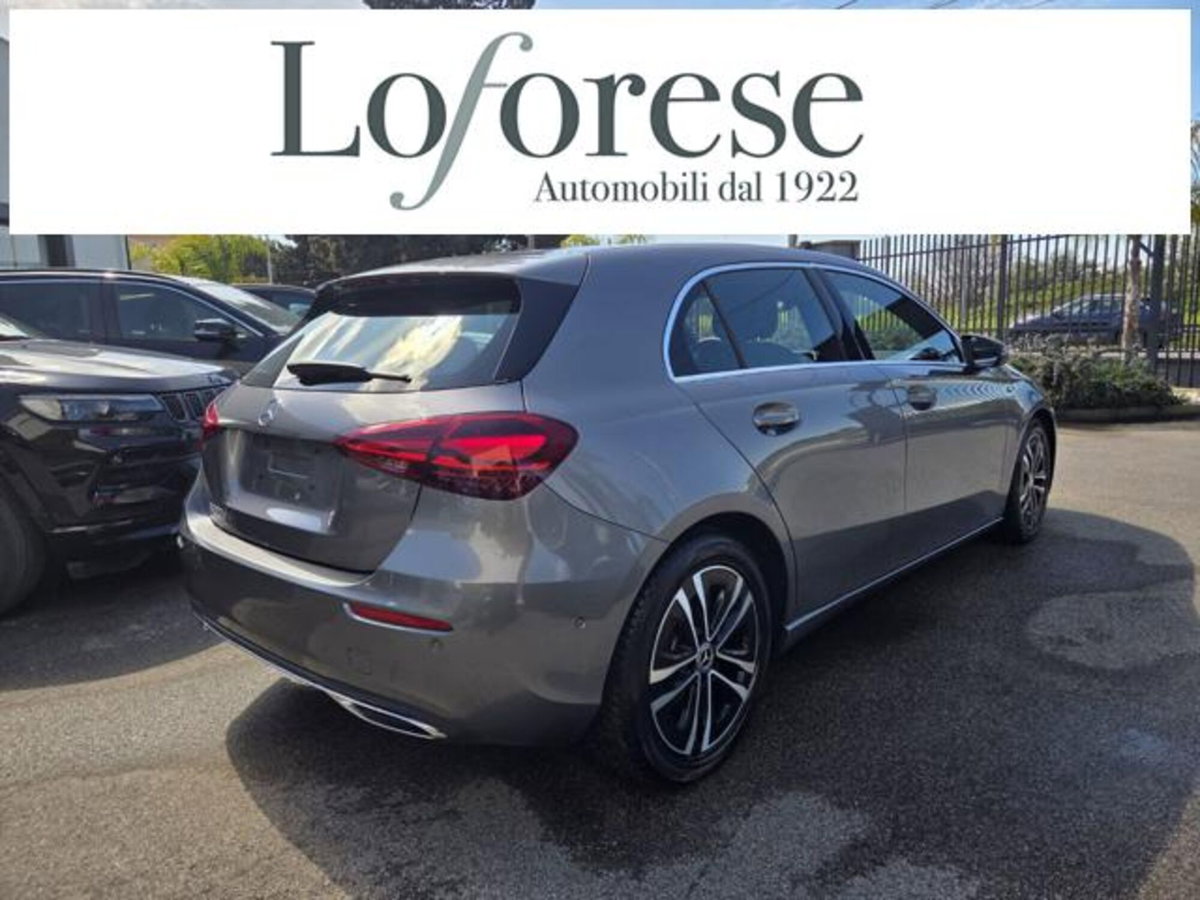 Mercedes-Benz Classe A Sedan 180 d Automatic 4p. Premium (4)