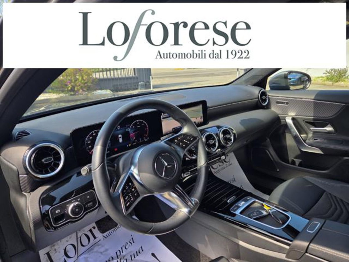 Mercedes-Benz Classe A Sedan 180 d Automatic 4p. Premium (5)