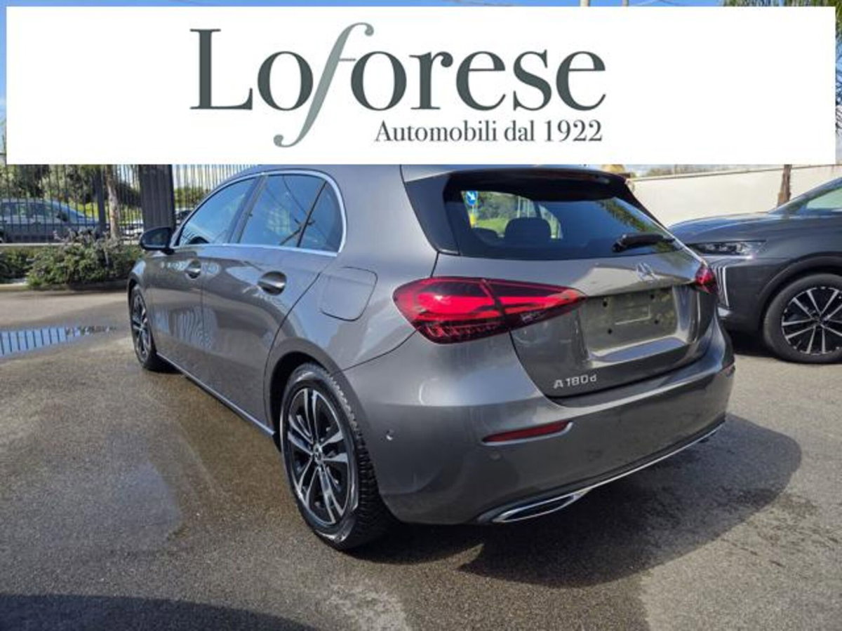 Mercedes-Benz Classe A Sedan 180 d Automatic 4p. Premium (7)