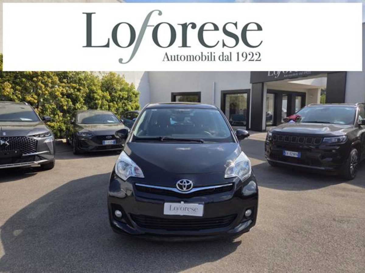 Toyota Verso-S 1.3 CVT Active (2)