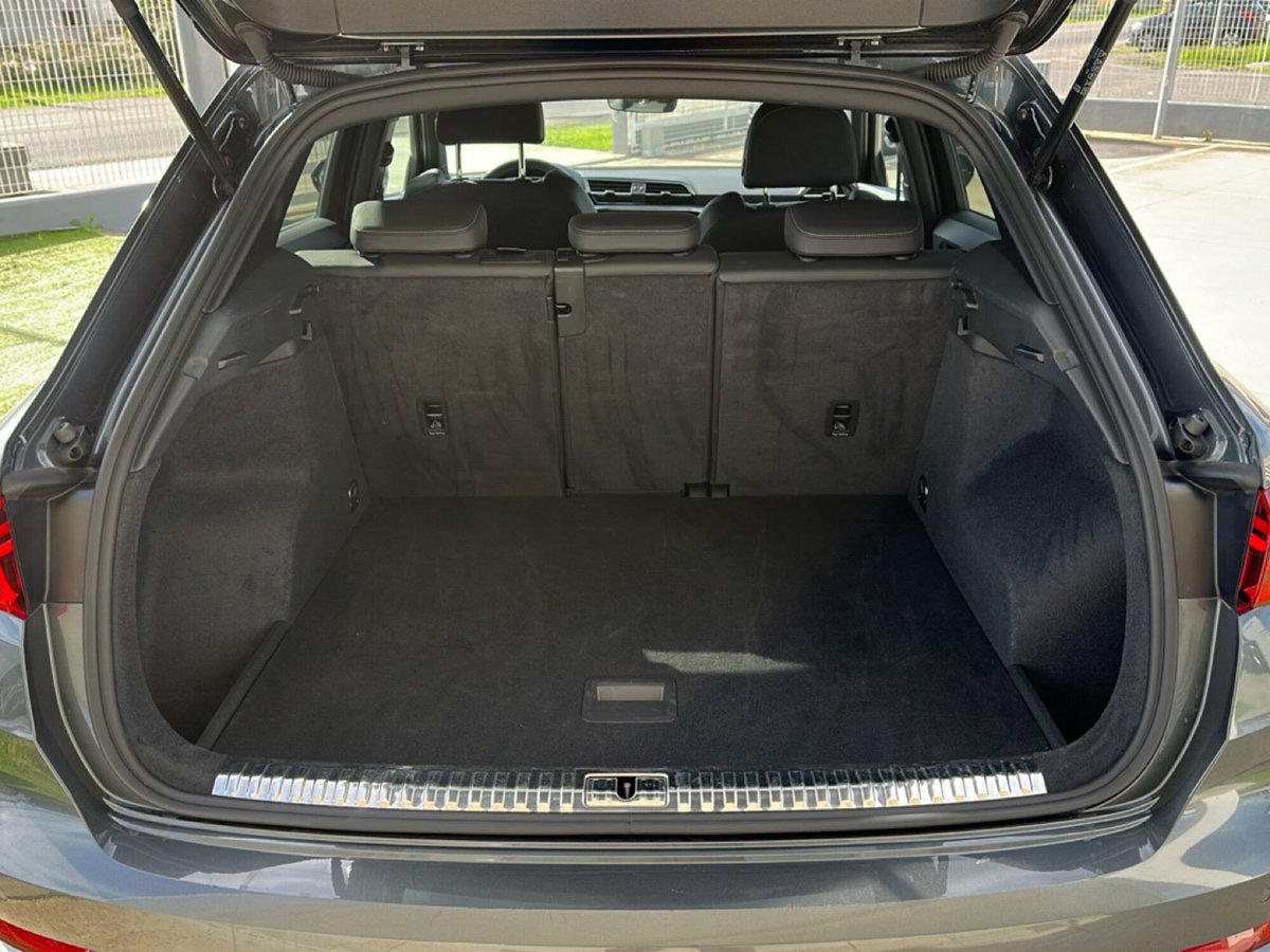 Audi Q3 35 TDI quattro S tronic S line edition (11)
