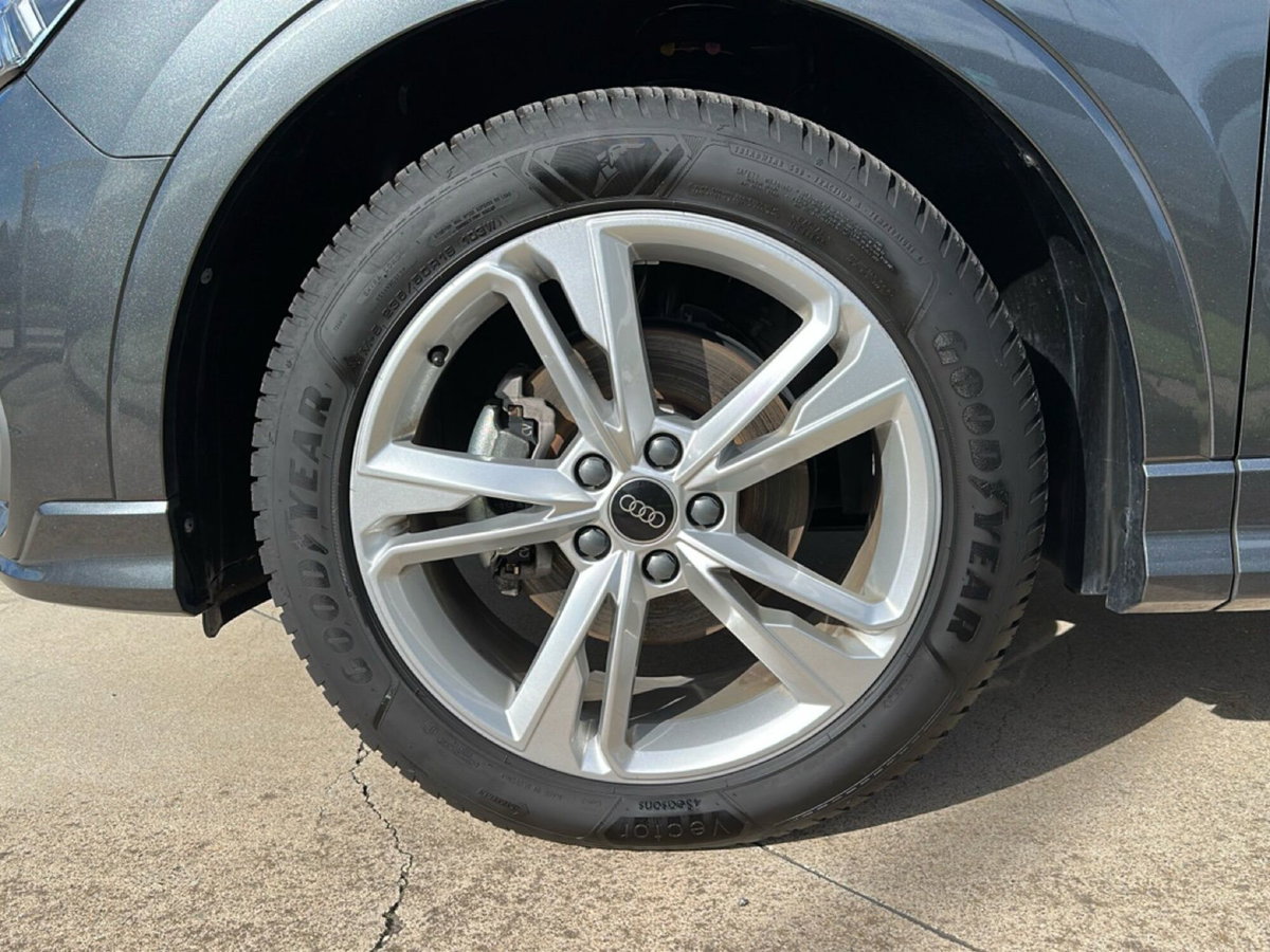 Audi Q3 35 TDI quattro S tronic S line edition (12)