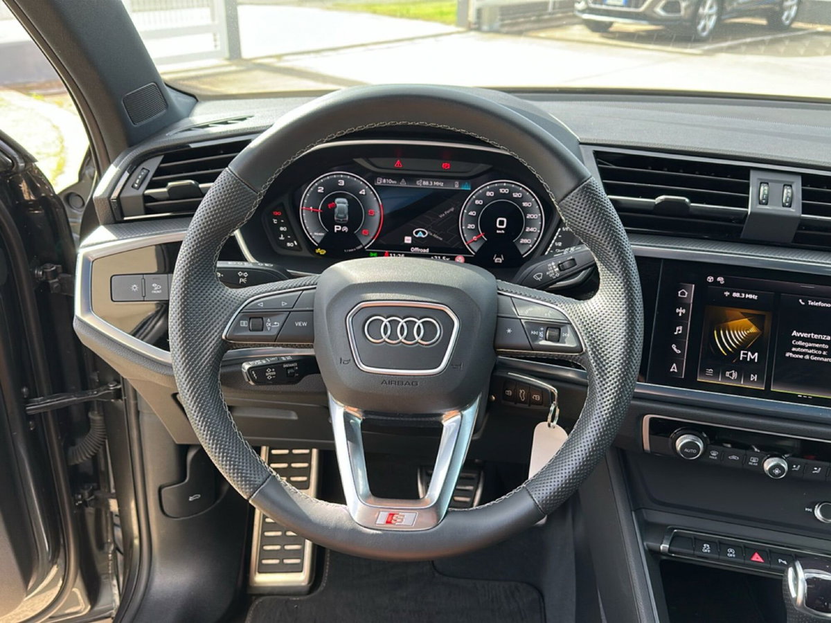 Audi Q3 35 TDI quattro S tronic S line edition (14)