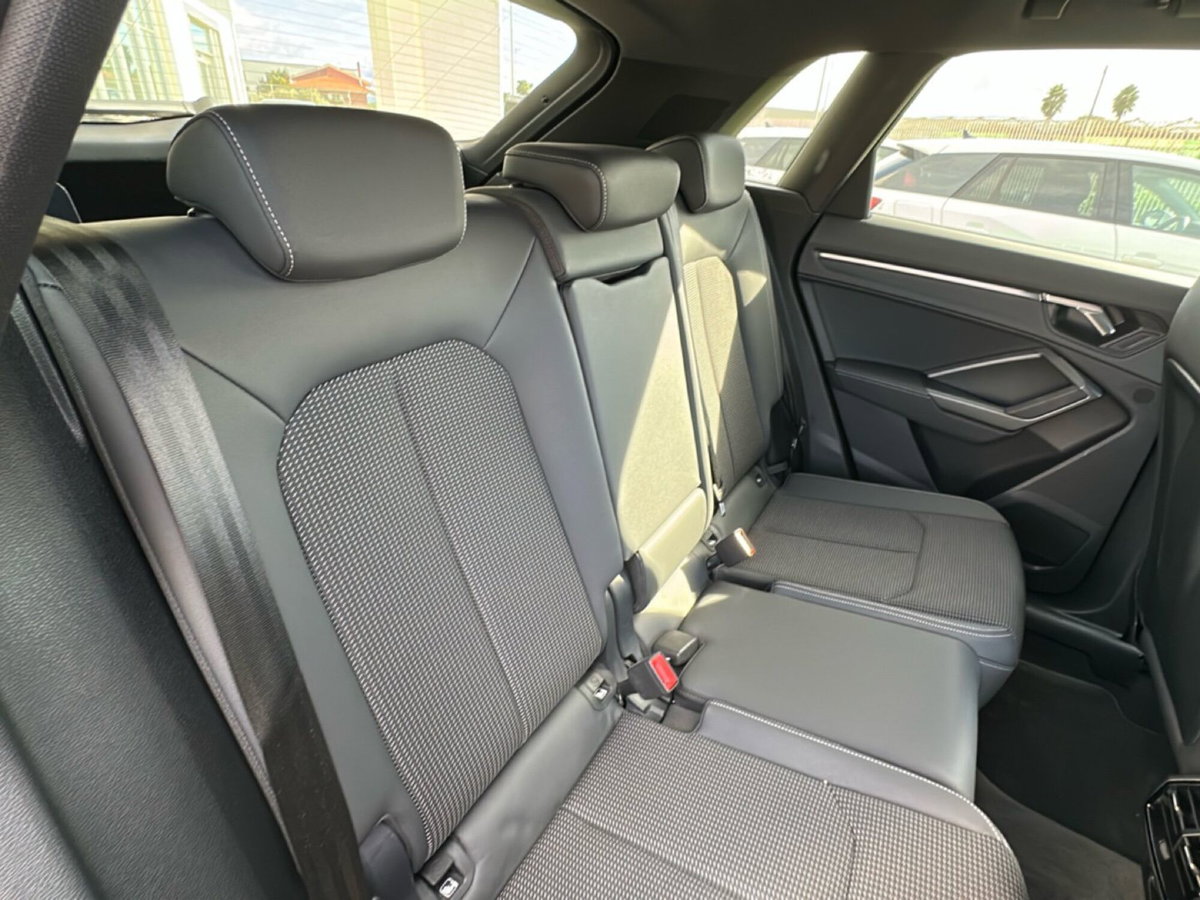 Audi Q3 35 TDI quattro S tronic S line edition (20)