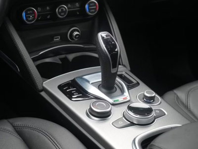 Alfa Romeo Stelvio Stelvio 2.0 Turbo 200 CV AT8 Q4 Super Business (12)