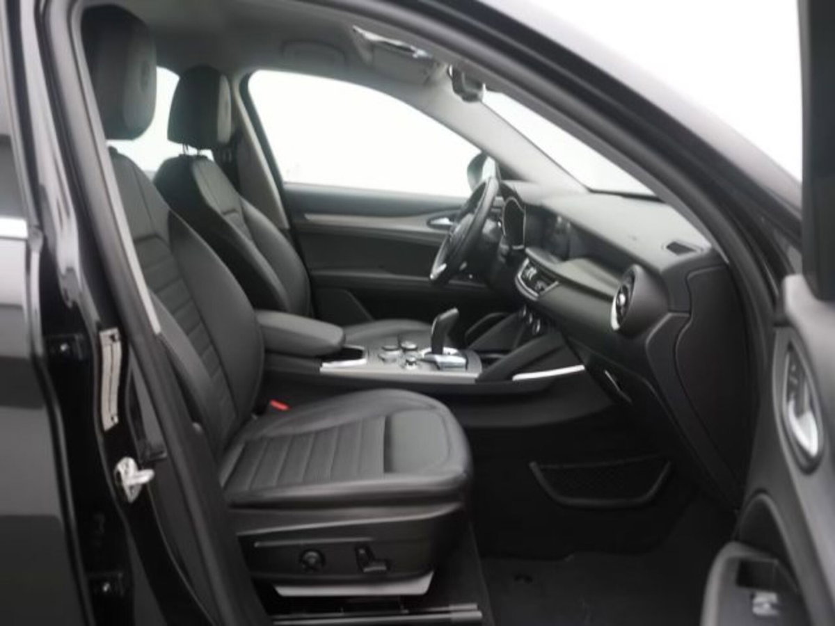 Alfa Romeo Stelvio Stelvio 2.0 Turbo 200 CV AT8 Q4 Super Business (14)