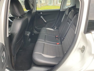 Peugeot 2008 e-HDi 92 CV Stop&Start ETG6 Allure (10)