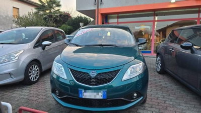 Lancia Ypsilon 1.0 FireFly 5 porte S&S Hybrid Ecochic Gold (2)