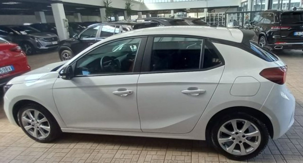 Opel Corsa 1.2 Edition (4)