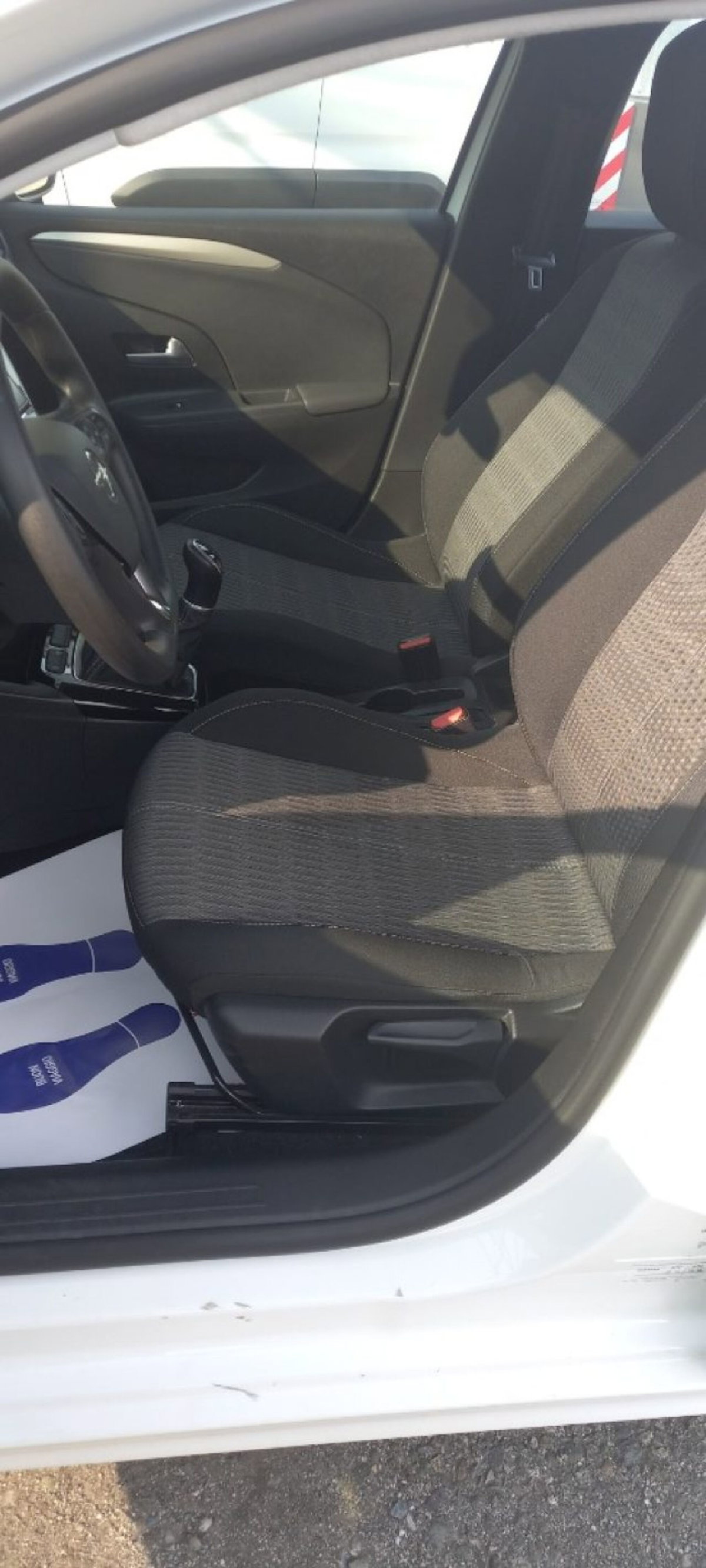 Opel Corsa 1.2 Edition (5)