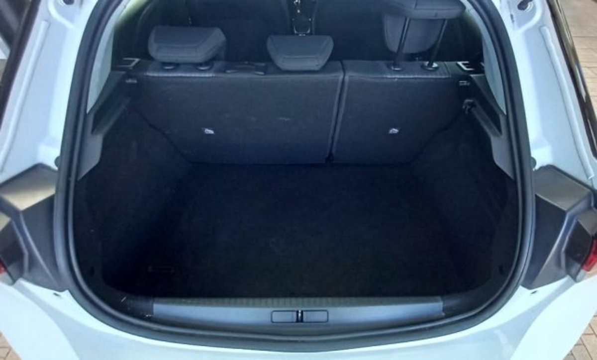 Opel Corsa 1.2 Edition (7)