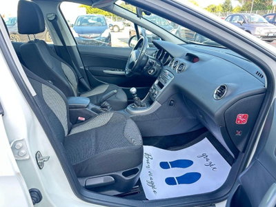 Peugeot 308 1.6 HDi 110CV 5p. Sportium (14)