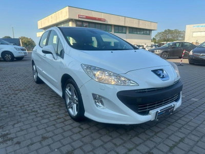 Peugeot 308 1.6 HDi 110CV 5p. Sportium (2)