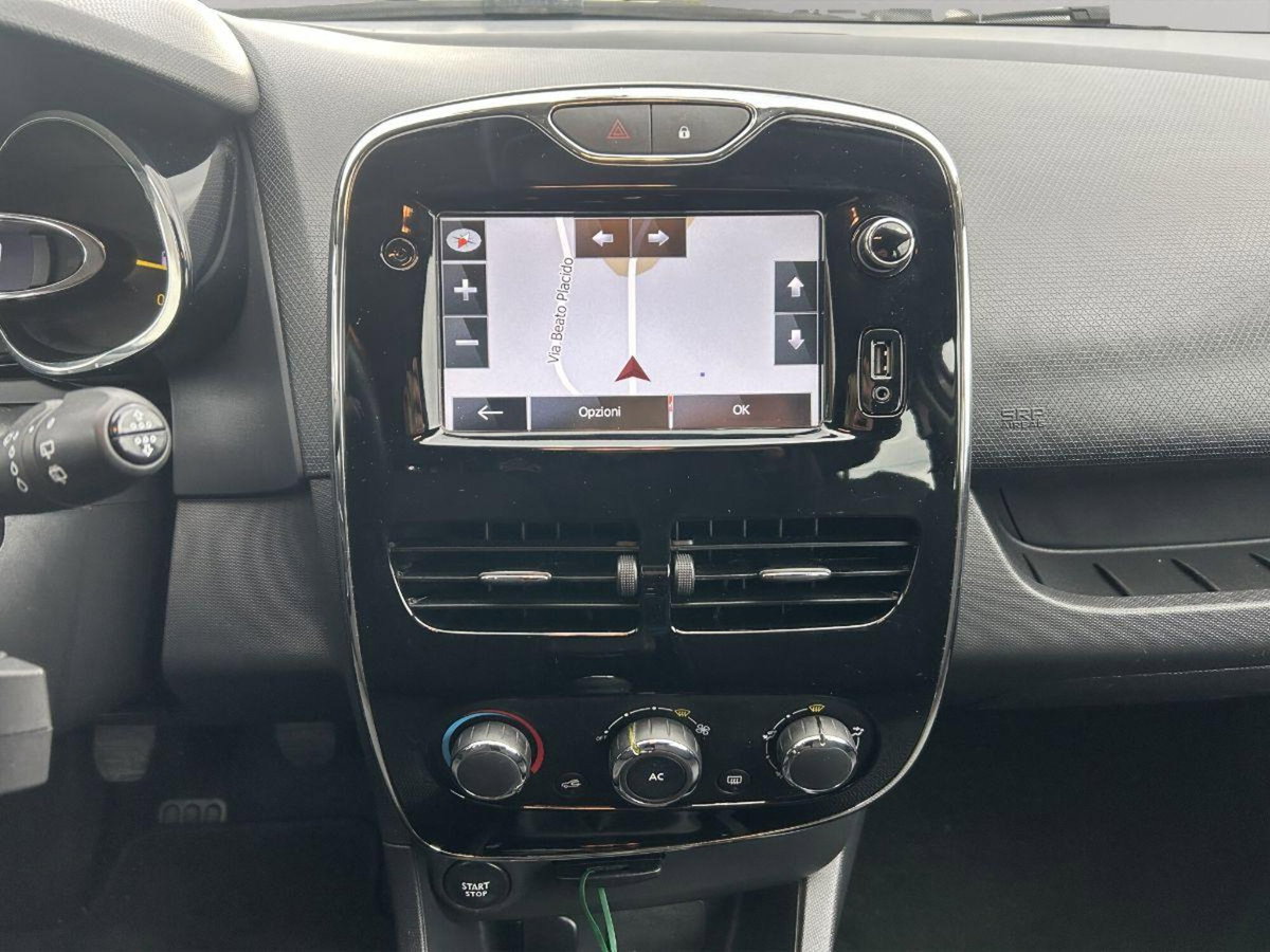 Renault Clio 1.5 dCi 75CV 5 porte Dynamique (14)
